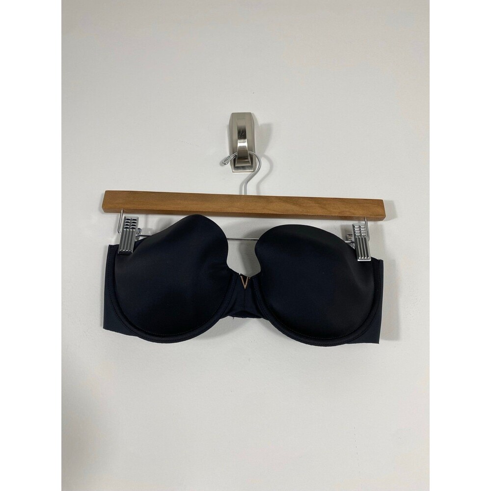 Victoria’s Secret Strapless Multi-Way Bra
Size 36C – Black